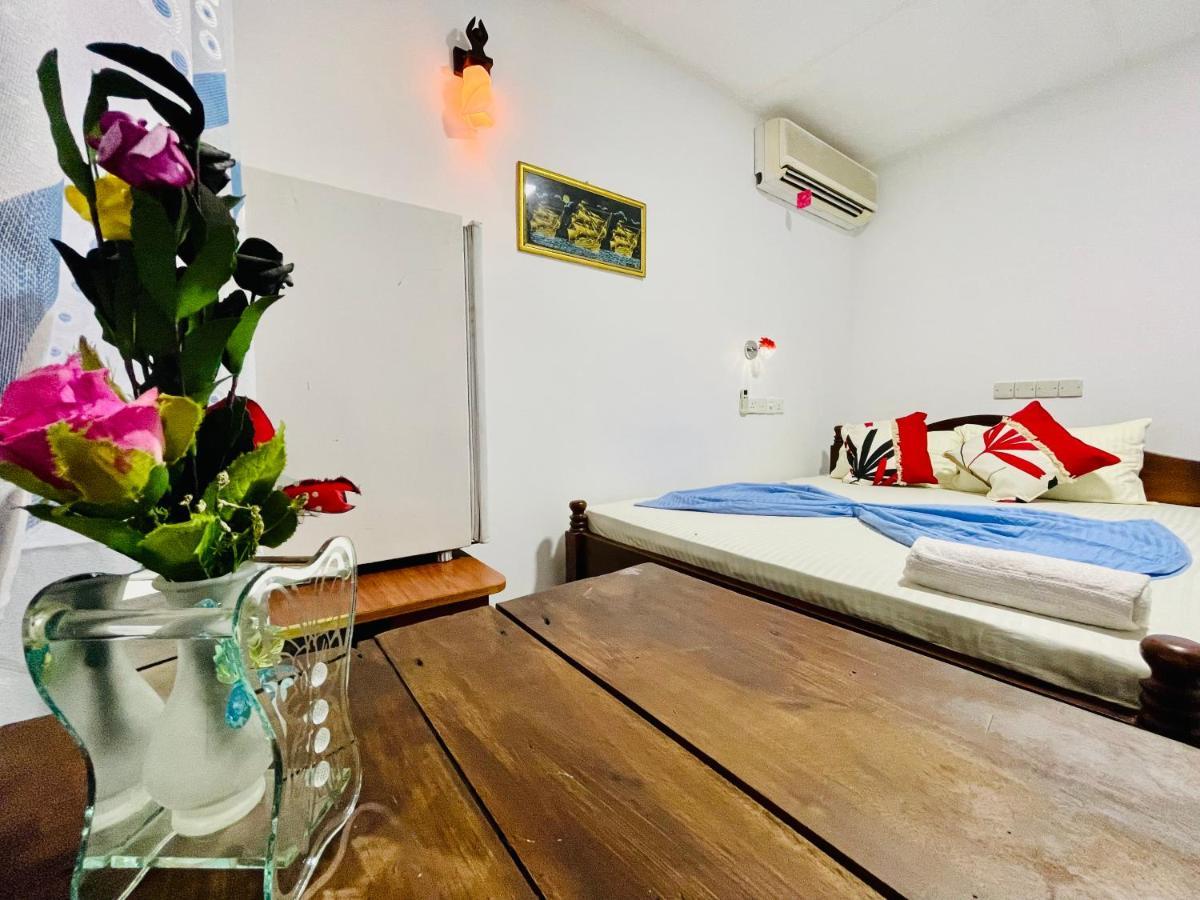 Nethusali Guest House Хиккадува Экстерьер фото