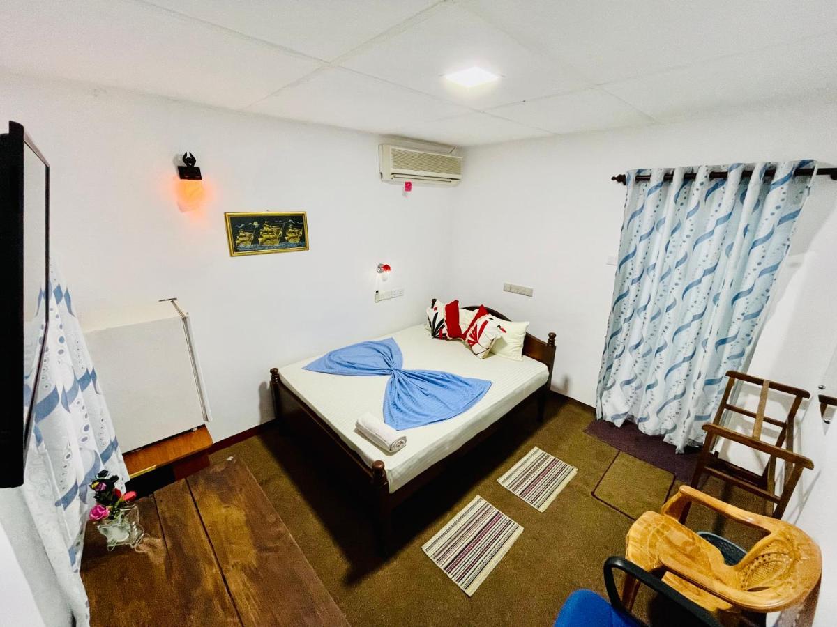 Nethusali Guest House Хиккадува Экстерьер фото