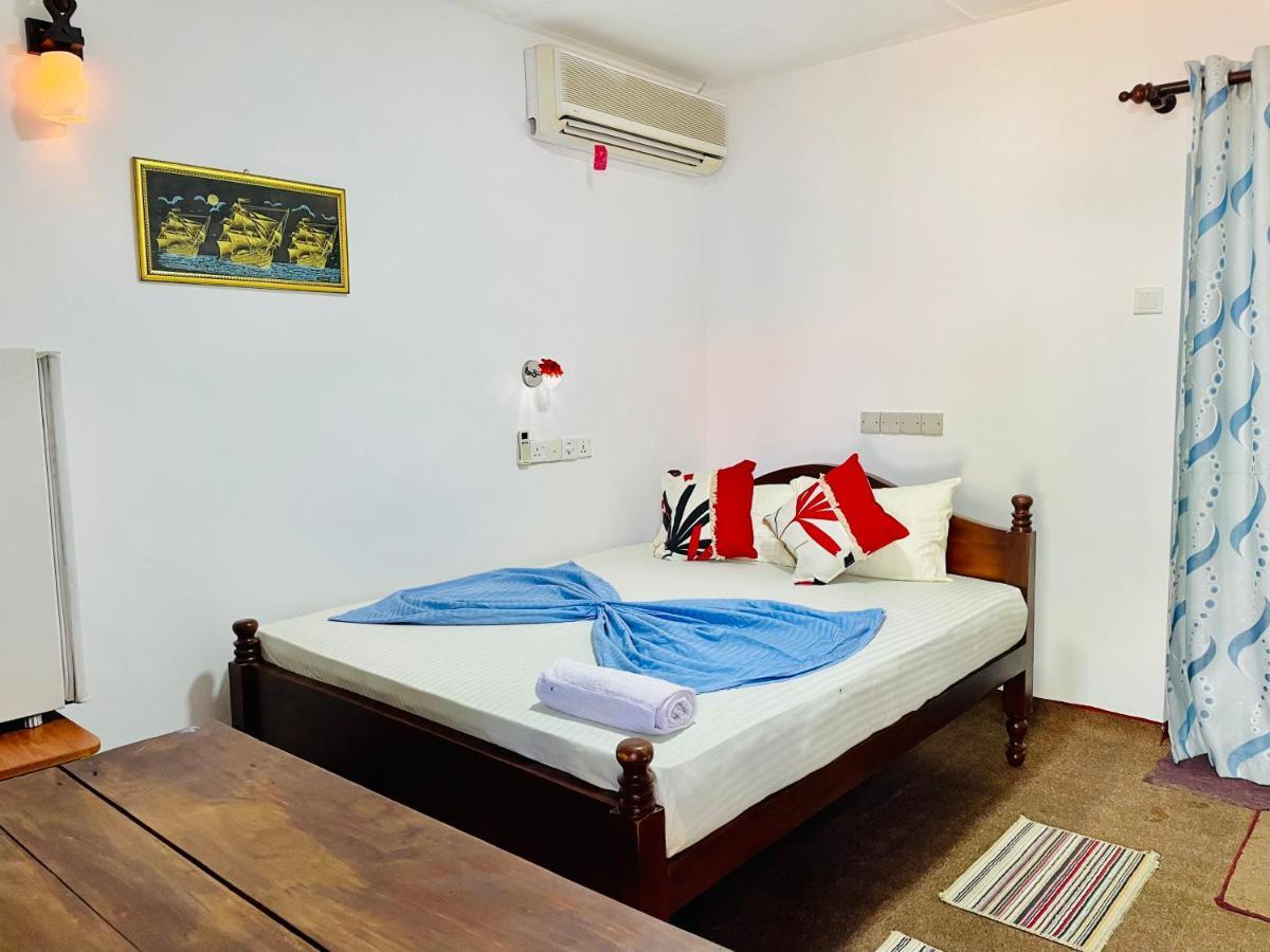 Nethusali Guest House Хиккадува Экстерьер фото